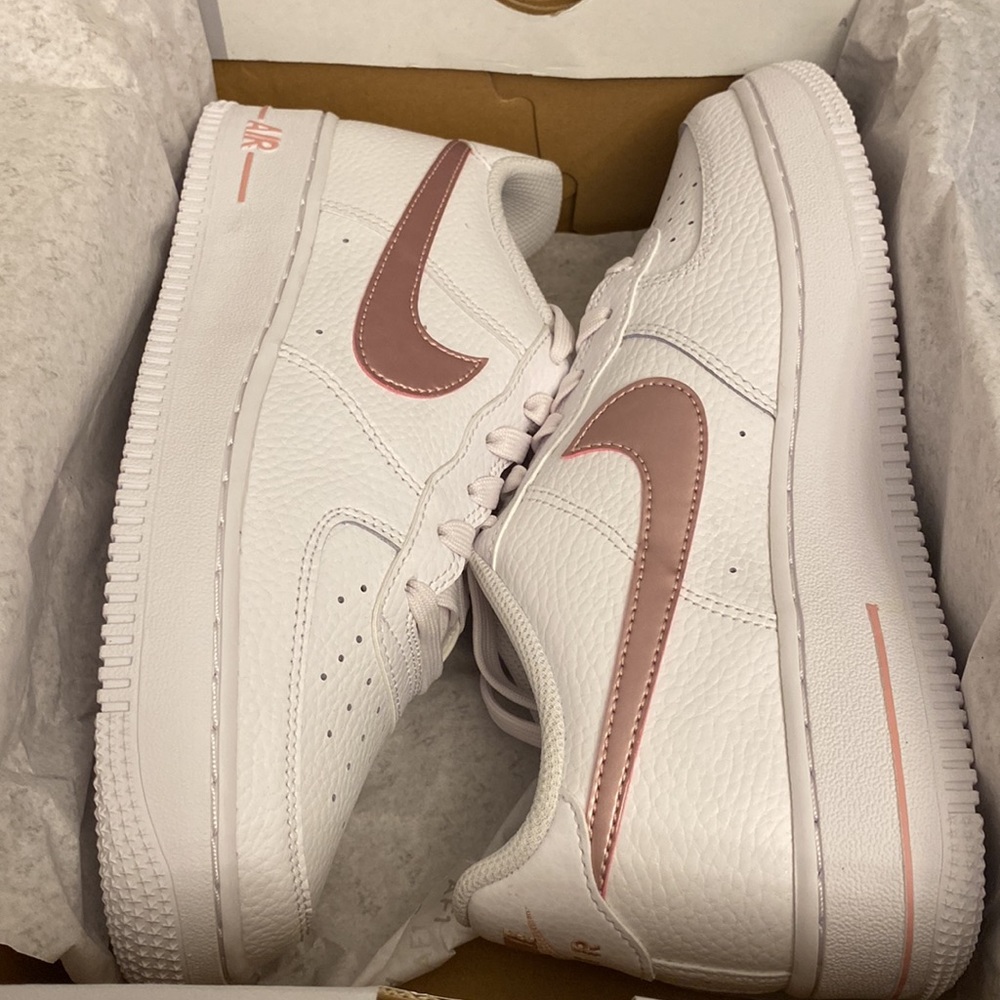 Nike Air Force one brand new in box size 6 youth womens size 7.5 shoes - Picture 3 of 3